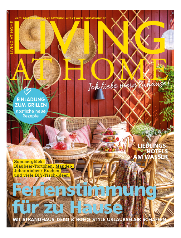 Living at home Titel